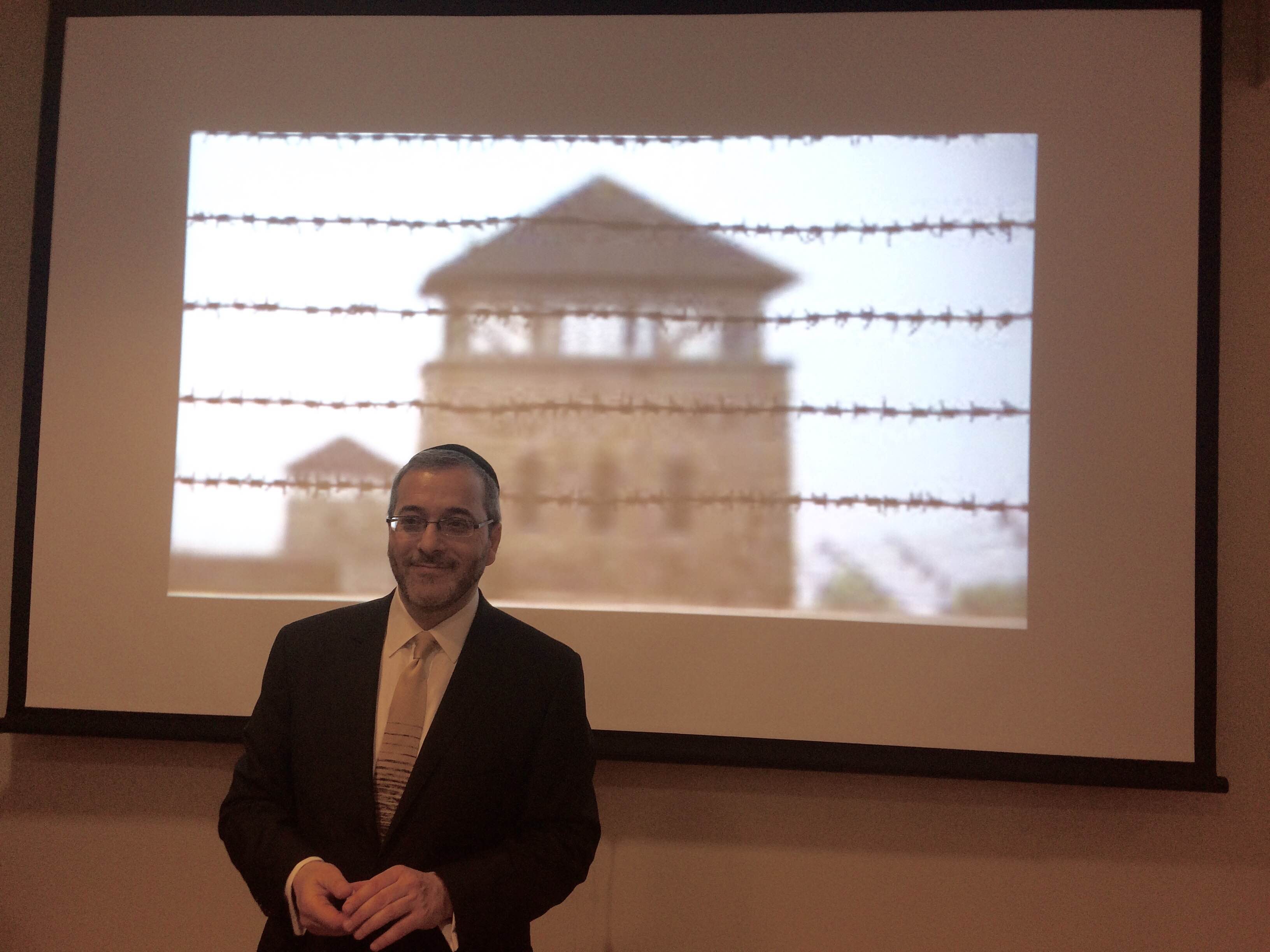 Mel Urbach discusses Nazi-looted art on Yom HaShoah at Lander College for Men as part of the Presidential Lecture Series.