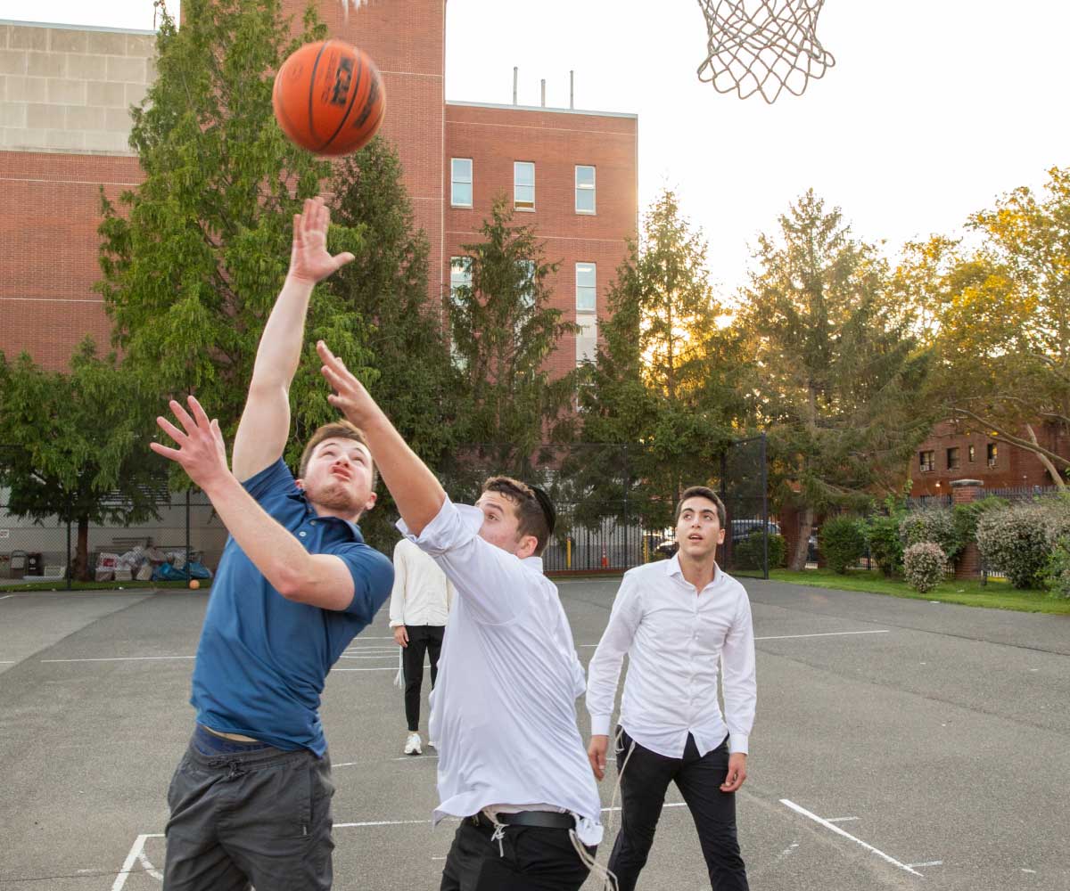 Student Life | Lander College for Men | Touro University